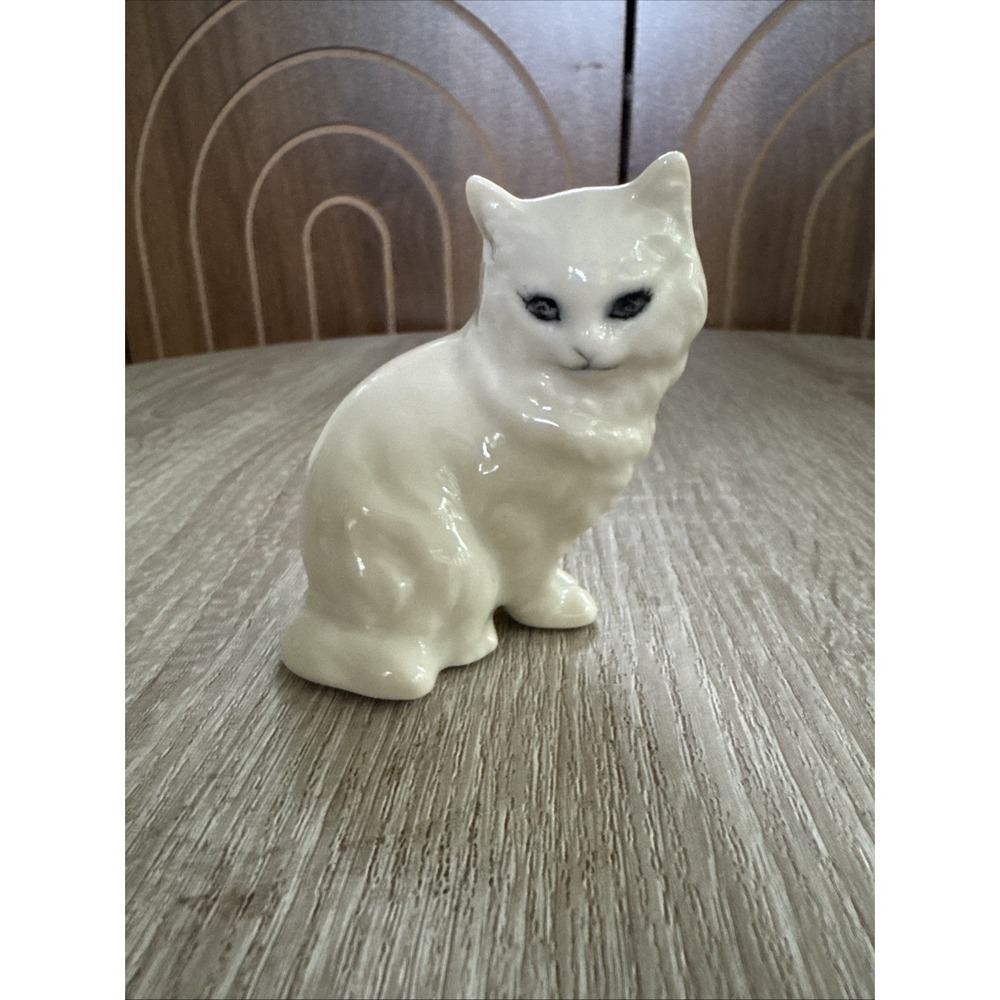 Vintage White Persian Cat Ceramic Figurine